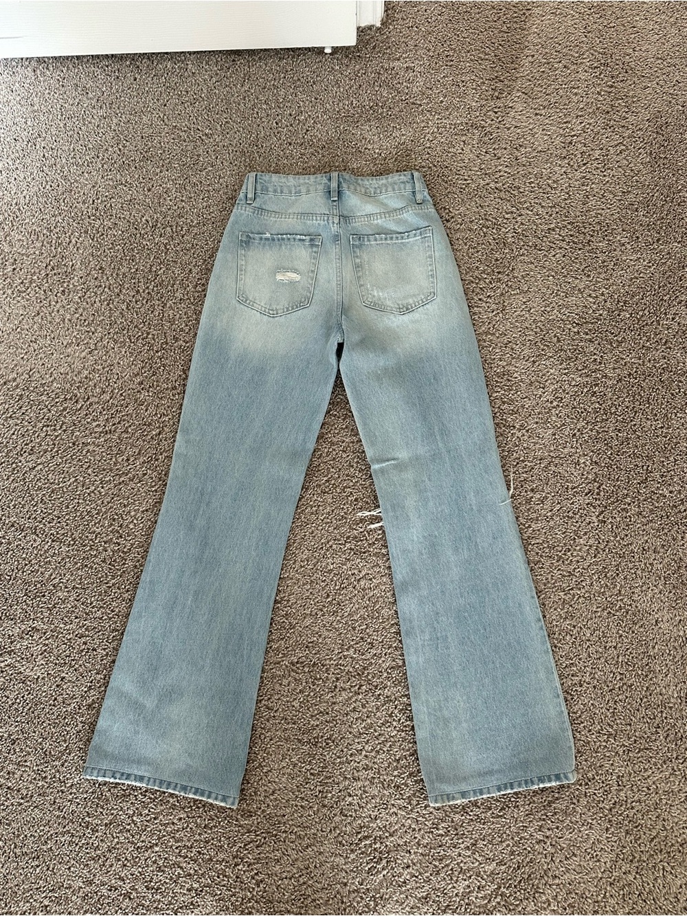 Light Wash Distressed Wide-Leg Jeans for Women - Picture 6 of 6